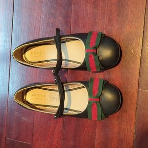 Gucci size 32 girls leather ballet flats, like new